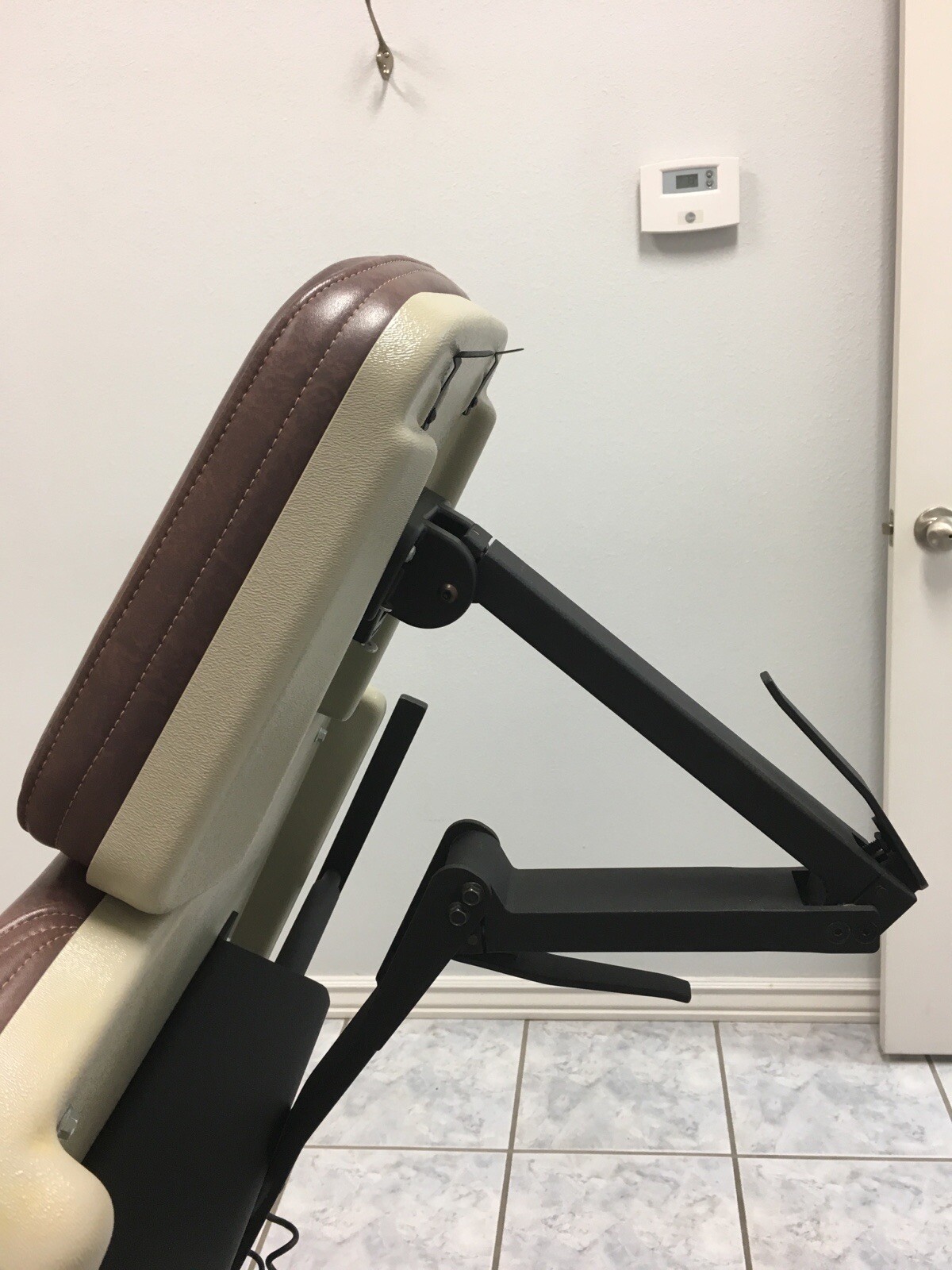 Midmark 75L Exam Chair pristine condition