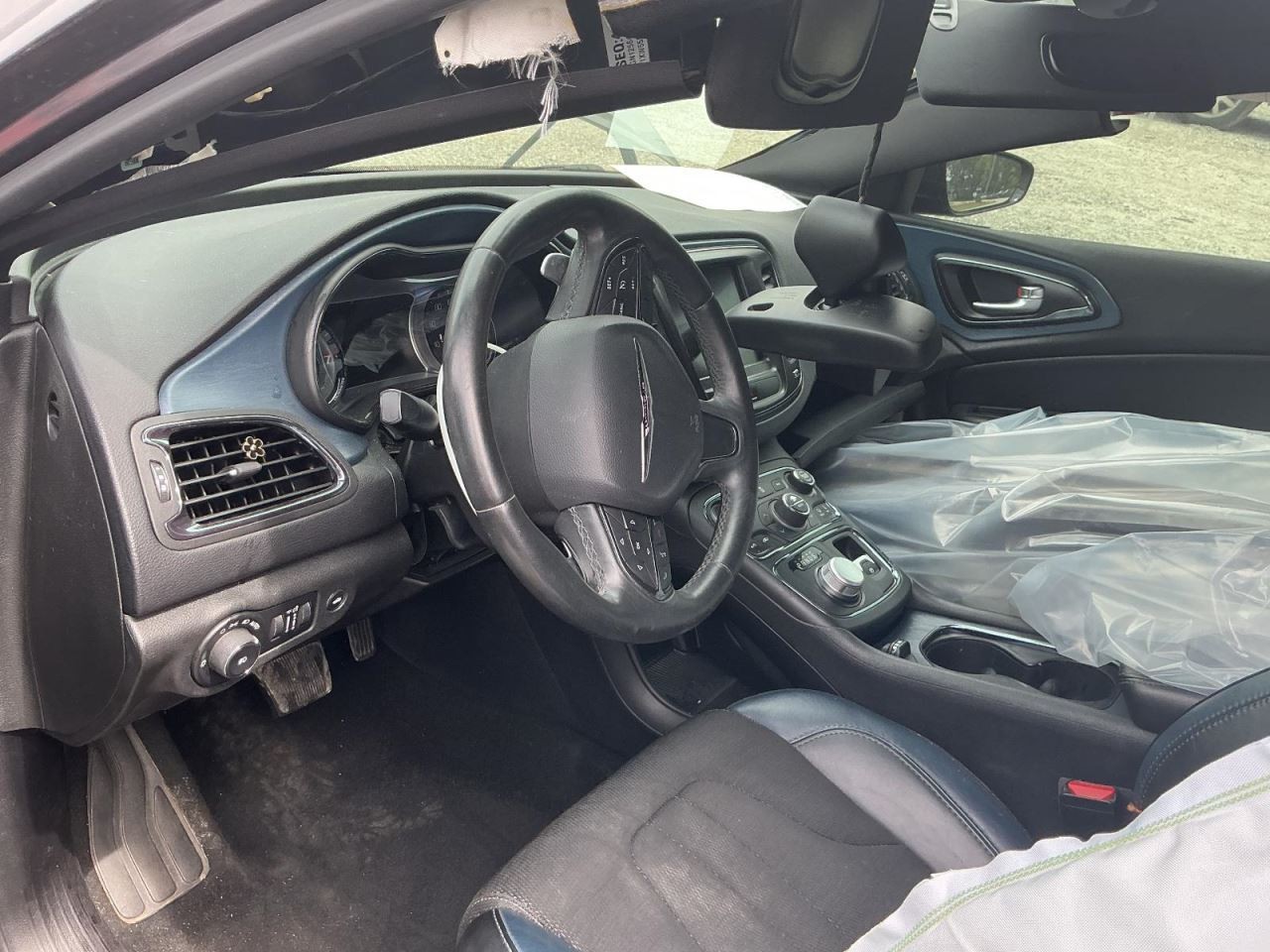 200 2016 Glove Box 5029939