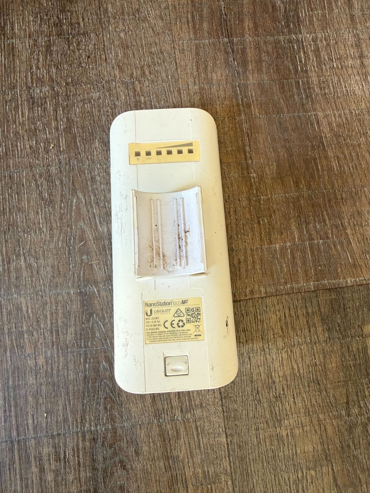 Ubiquiti NanoStation Loco M2 (LocoM2) AirMax 2.4GHz Outdoor AP/CPE Wireless USED