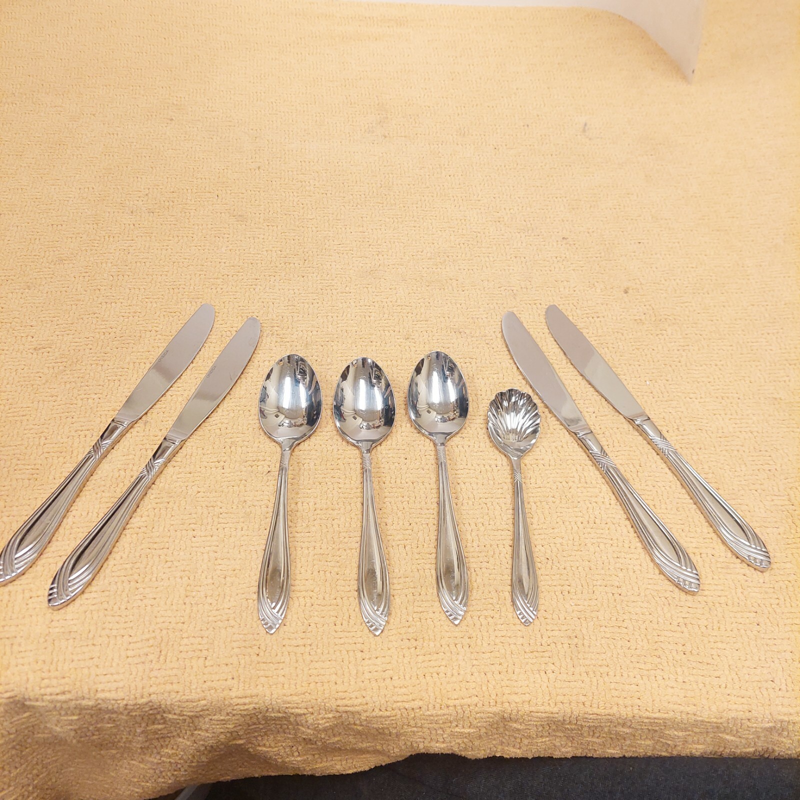 Oneida OTTAWA Pattern 18/10 Stainless Flatware Set 8 Pcs Heavy