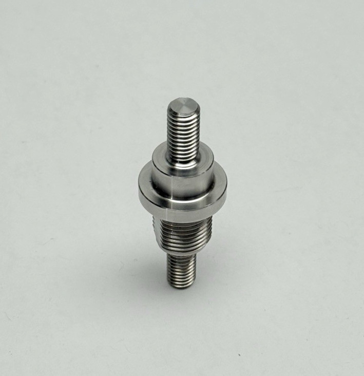 23-13718-012 Electrical Pass Thru Stud for Freightliner