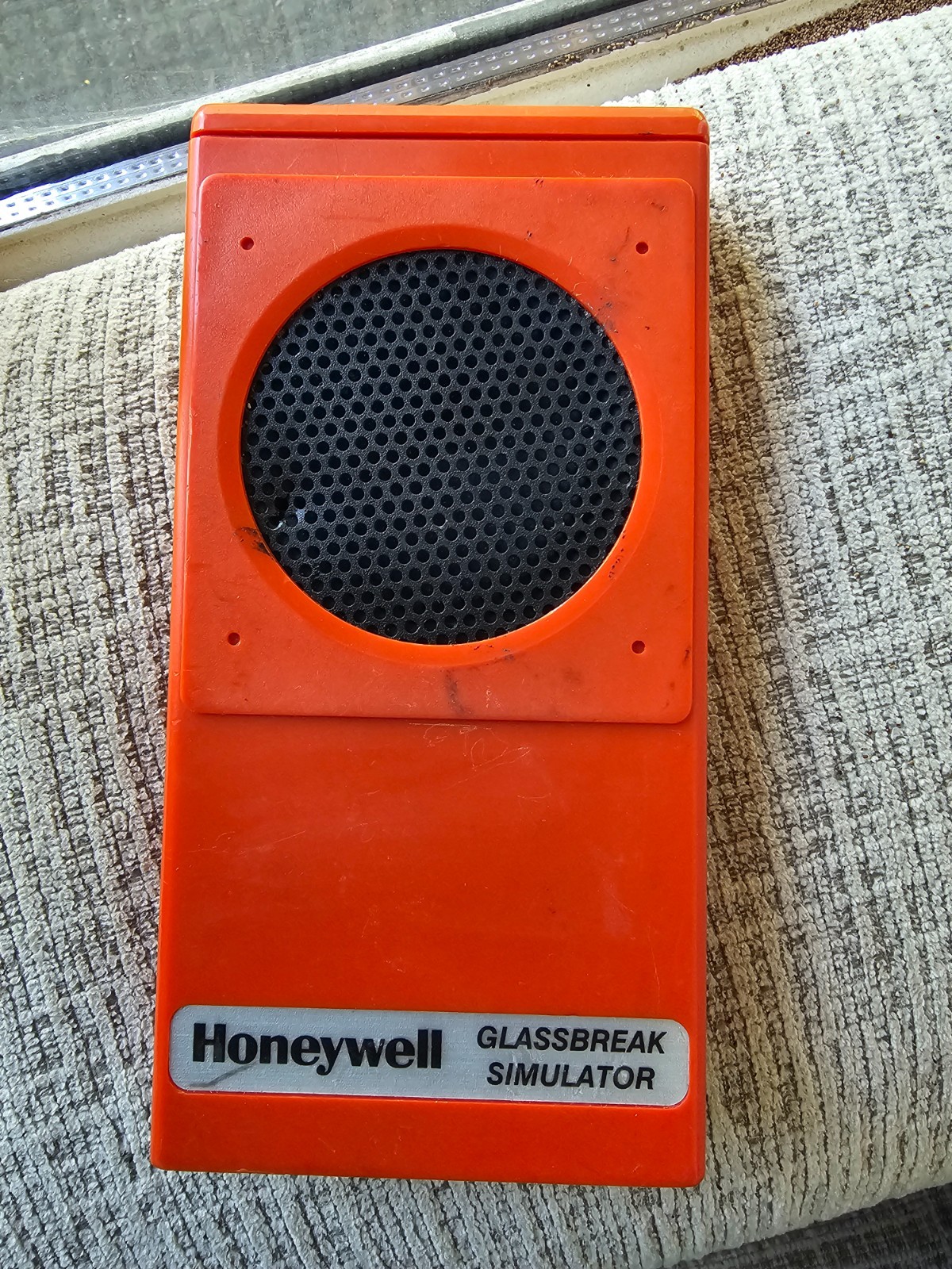Honeywell FG-701 Glassbreak Simulator With Battery - Works Great