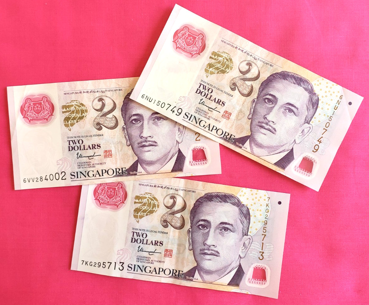 Singapore Polymer Banknote 3 PCS Lot 2 Dollars Each Circulated In Good Condition