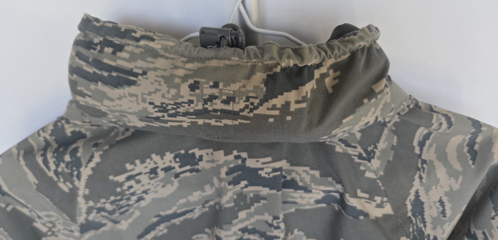 U.S. Air Force APECS Gore-Tex Parka ABU Tiger Stripe Camo Jacket Large Regular