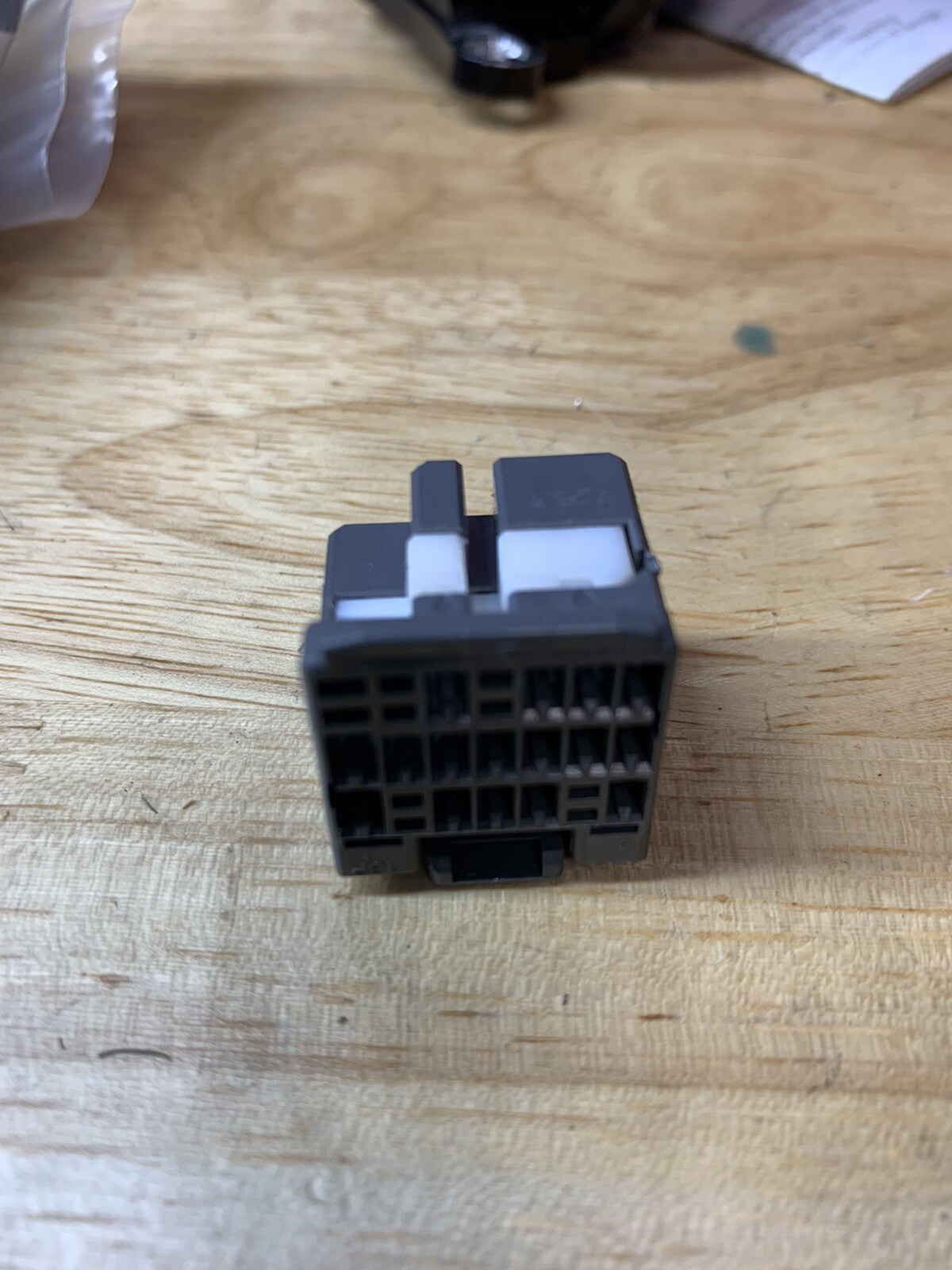 AEM 3-1002-16 16 Pin Connector