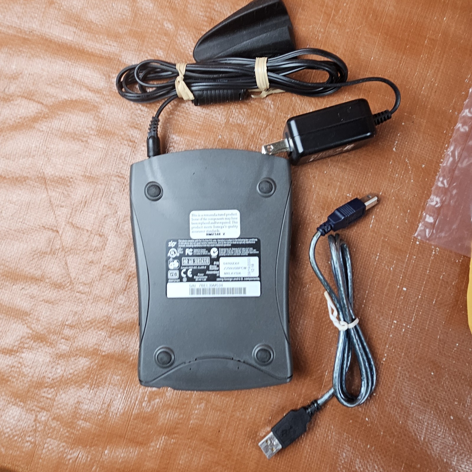 Iomega ZIP 250 USB Powered External Zip Drive w/ USB Cable