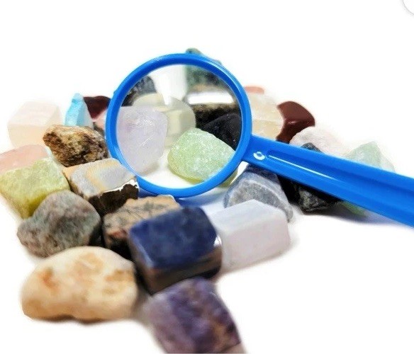 New Klutz Light-Up Rock & Gem Collection Kit With 29 Rocks Display Light