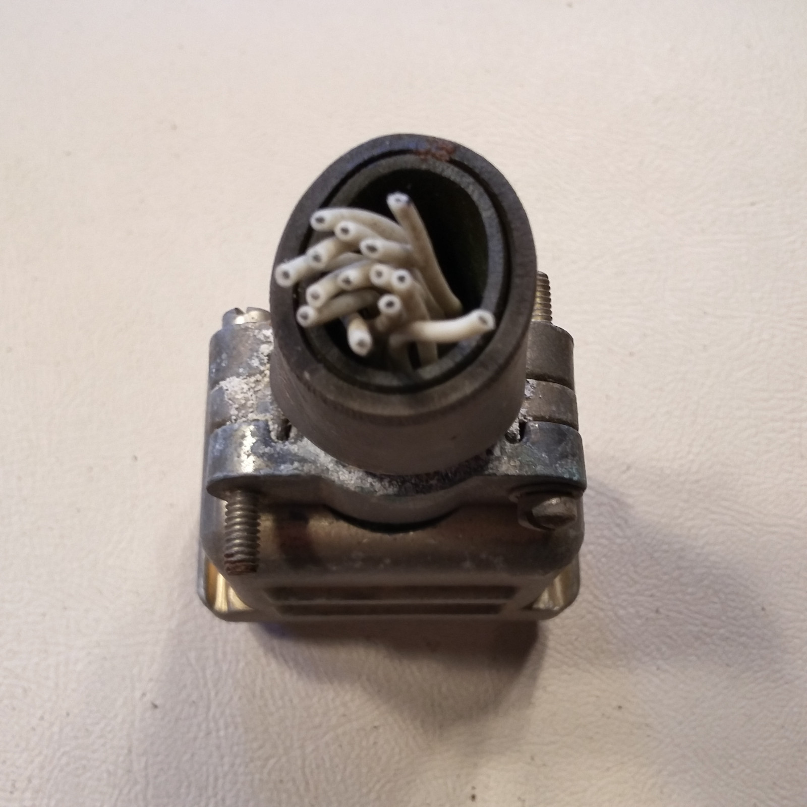 Cannon SR-RC1-N57A-P1 Connector