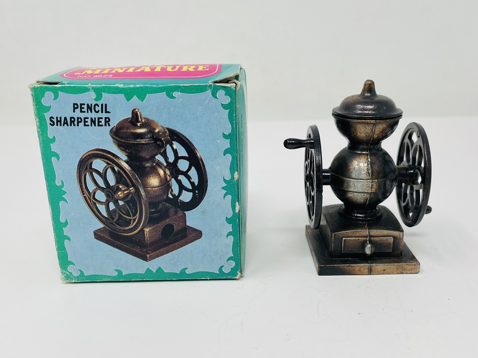 Vintage Antique Finish Die-Cast Miniature Coffee Mill Pencil Sharpener “9624”