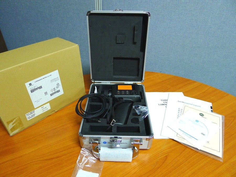 Konica Minolta LS-150 with box, Portable precision spot luminance meter