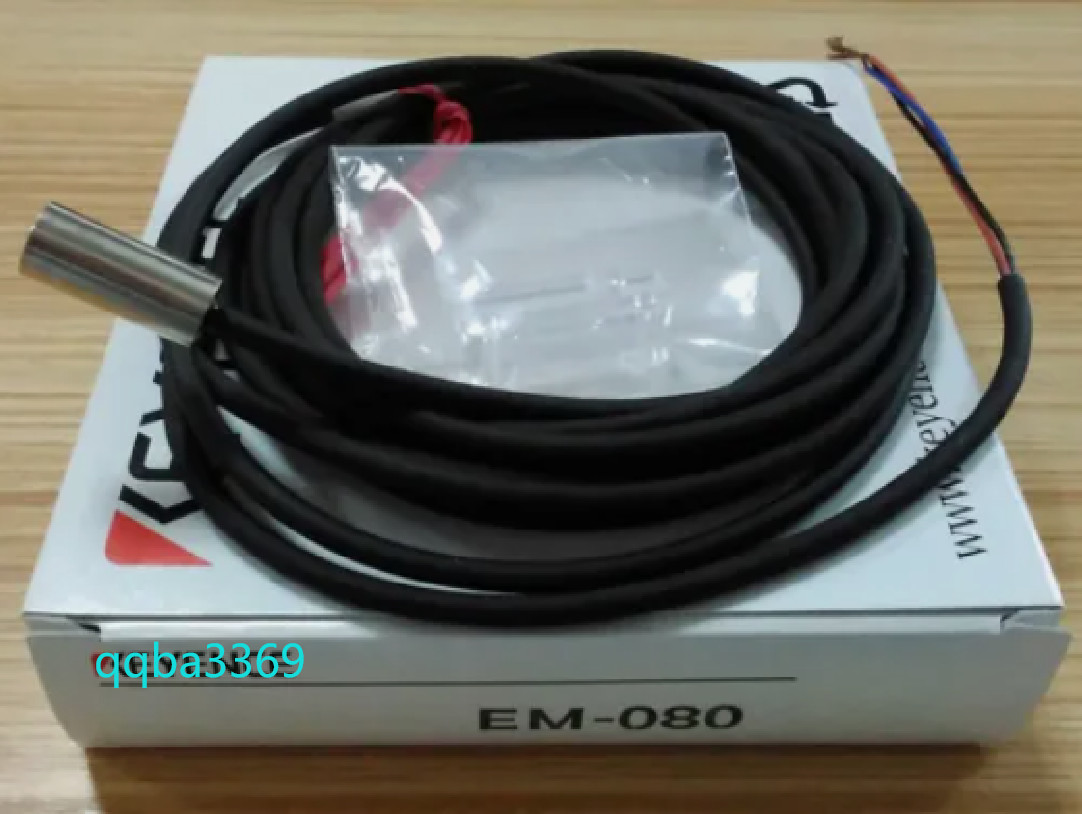 1PCS New For KEYENCE EM-080 Proximity Sensor QA