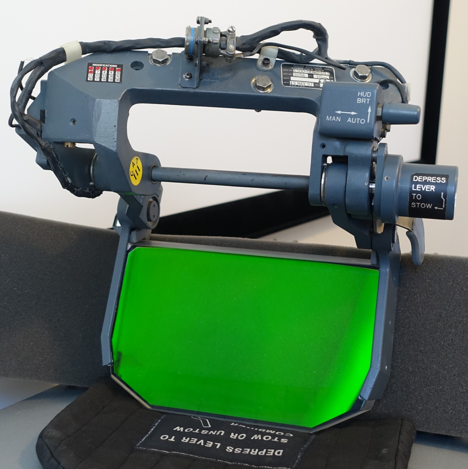 Collins Flight Dynamics HUD Combiner Unit – For Boeing 727