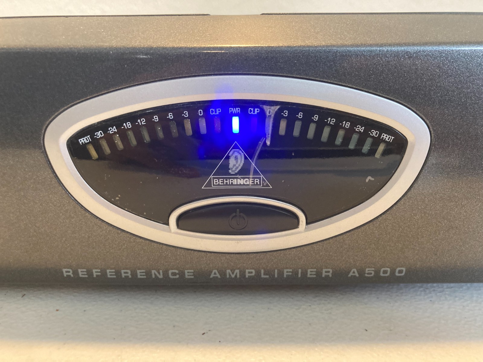 BEHRINGER A500 Professional Power Amplifier