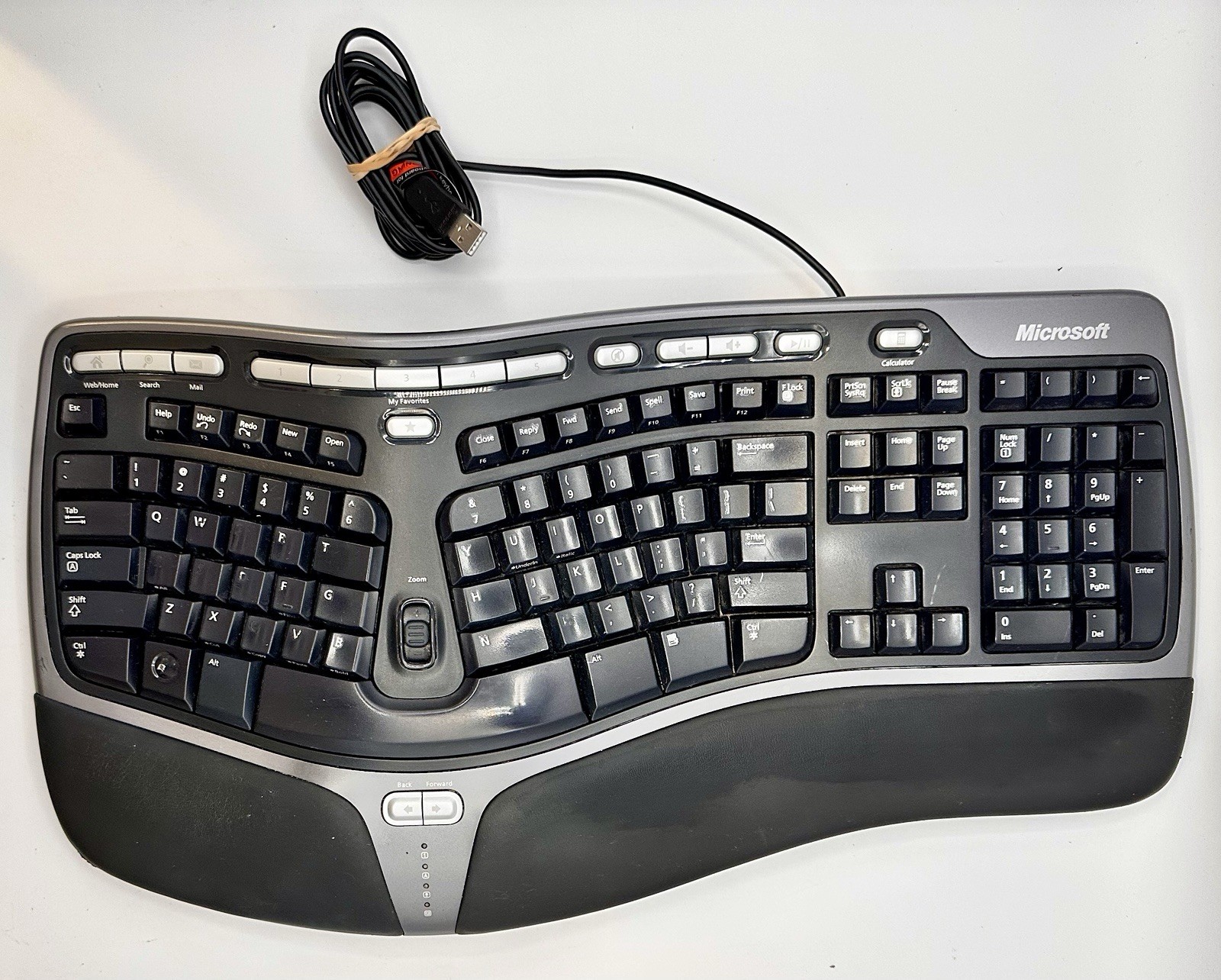 Microsoft Ergonomic Keyboard 4000 USB Wired Tested Works Excellent Condition