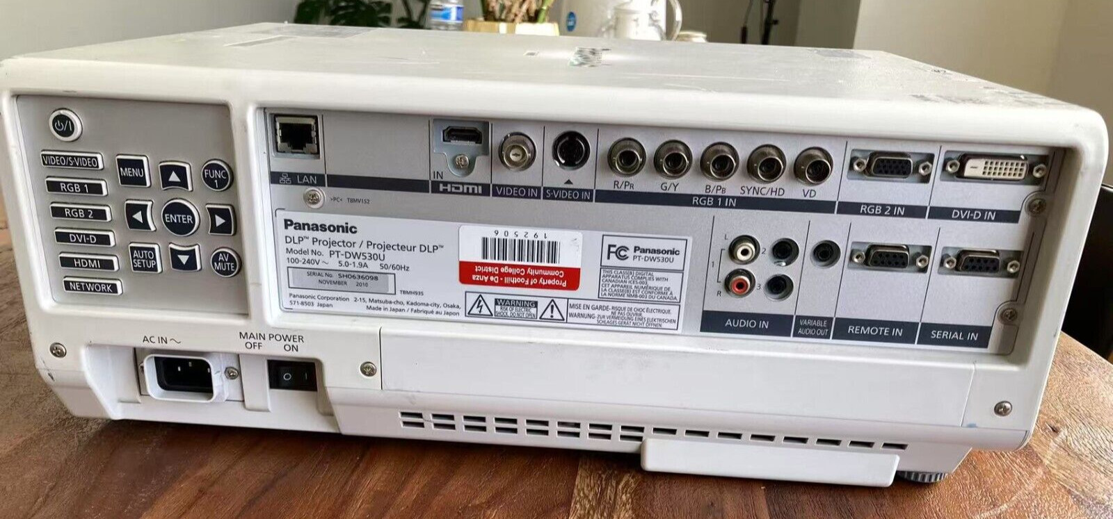Panasonic PT-DW530U DW530 DLP HDMI 4000-Lumens 1280X800 WXGA Projector- ONE HOUR