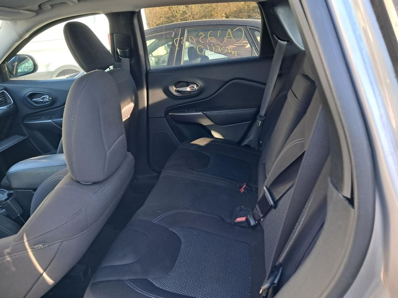 CHEROKEE 2019 Glove Box 4856684