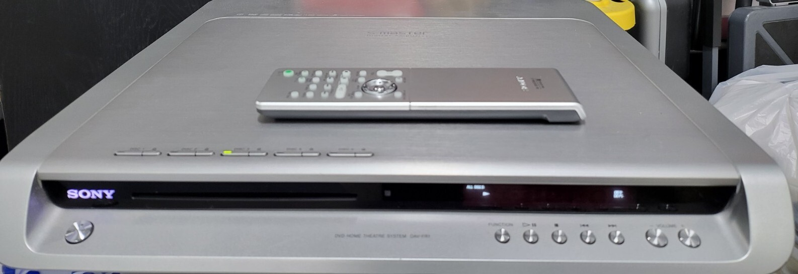 Sony DVD Dream System DAV-FR1 With Subwoofer & Remote Control WORKS WELL