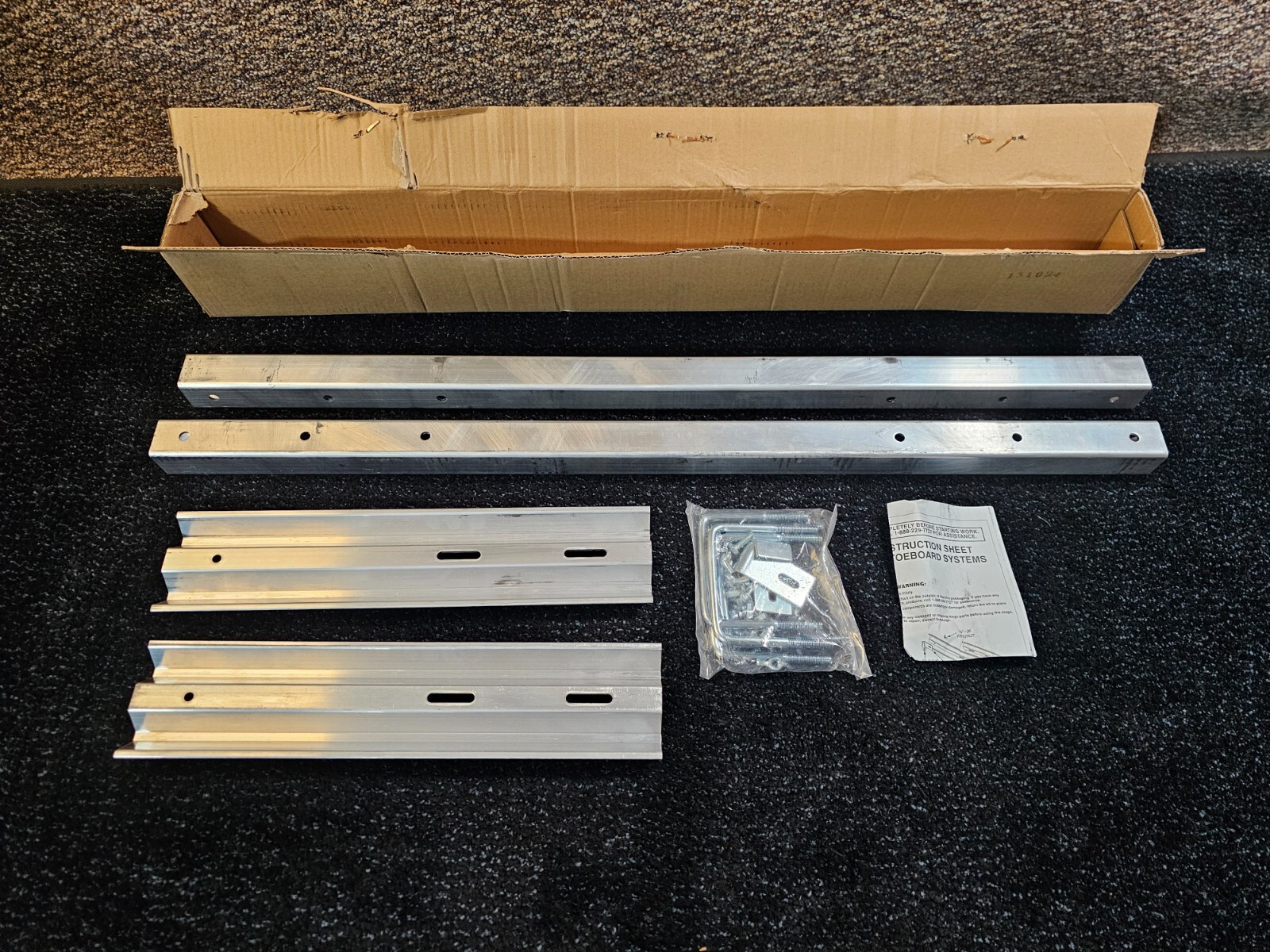 Werner ERT-W Wide End Rail and End Toeboard Assembly, Aluminum for Werner Stages