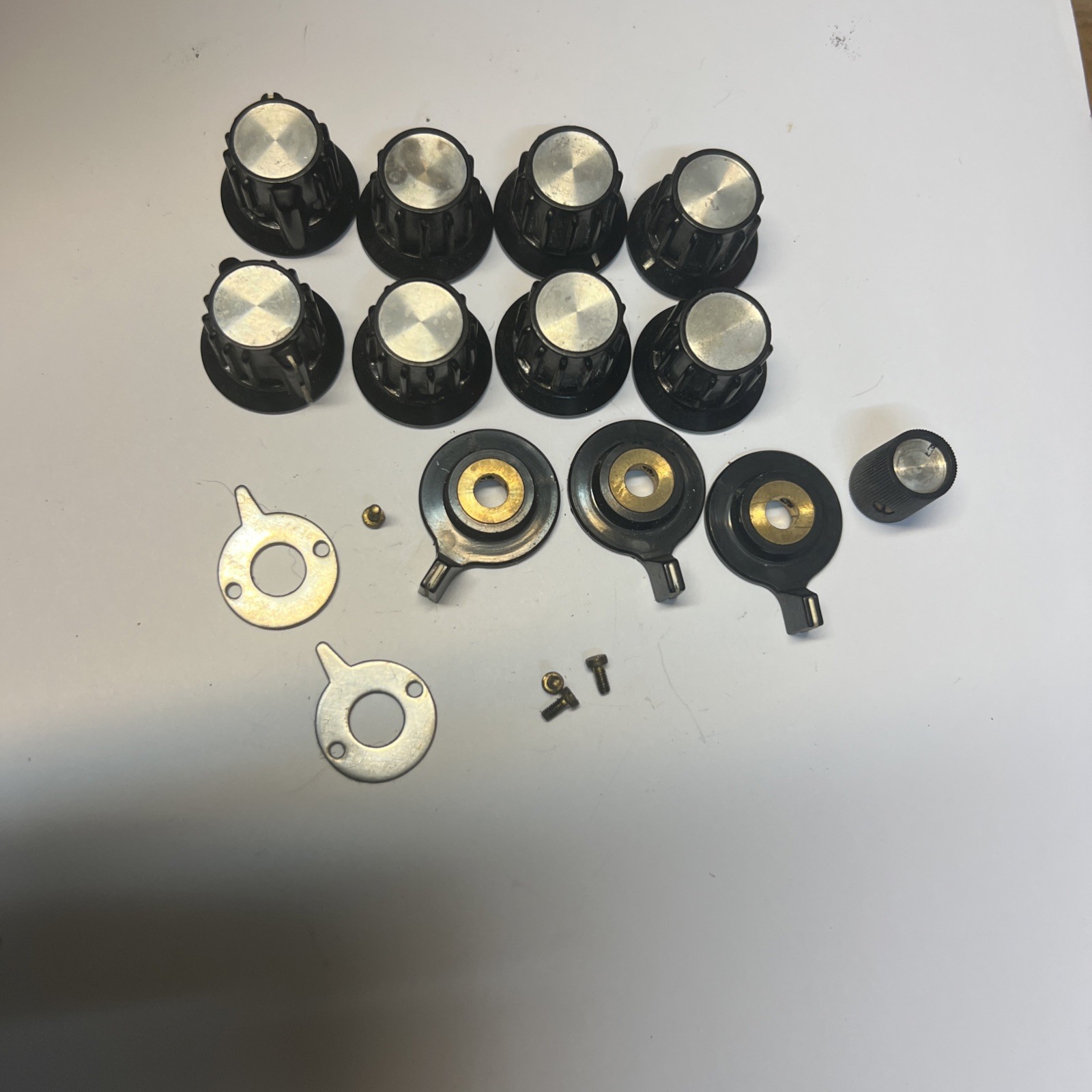 KNOBS  FOR  CONTROLS  FOR  YAESU  FT 101EE And Probably More