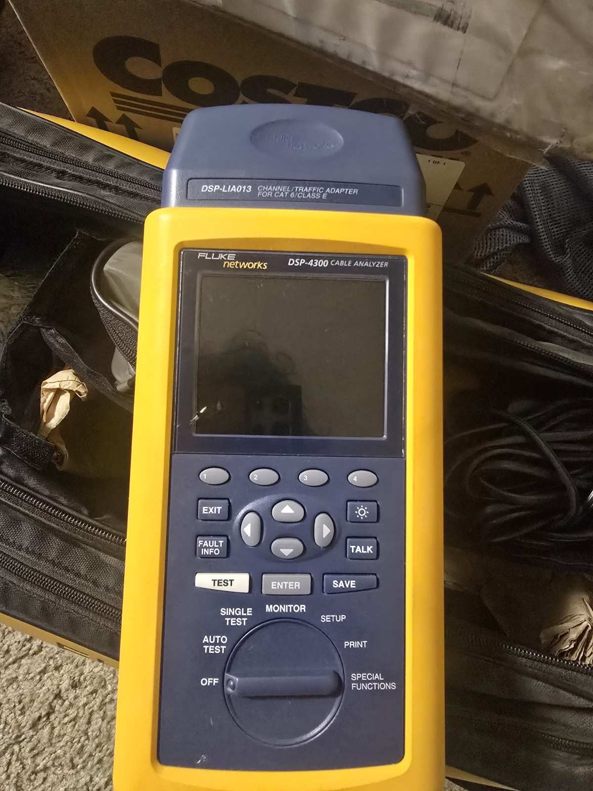 Fluke Networks DSP-4300 RJ45 Cable Analyzer w/ DSP-4300SR Smart Remote