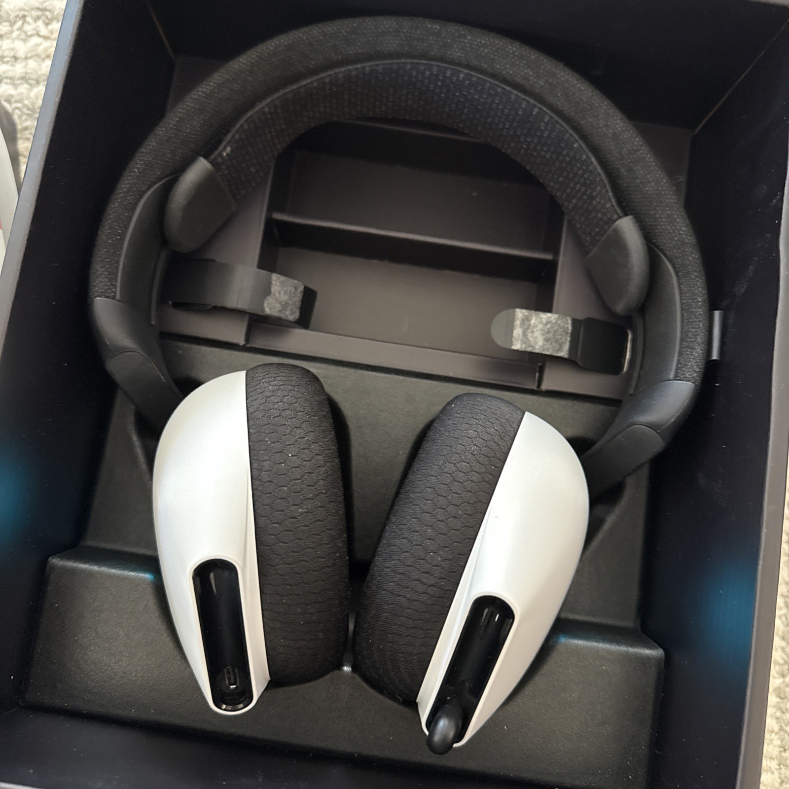 Alienware Tri Mode Wireless Gaming Headset - AW725H