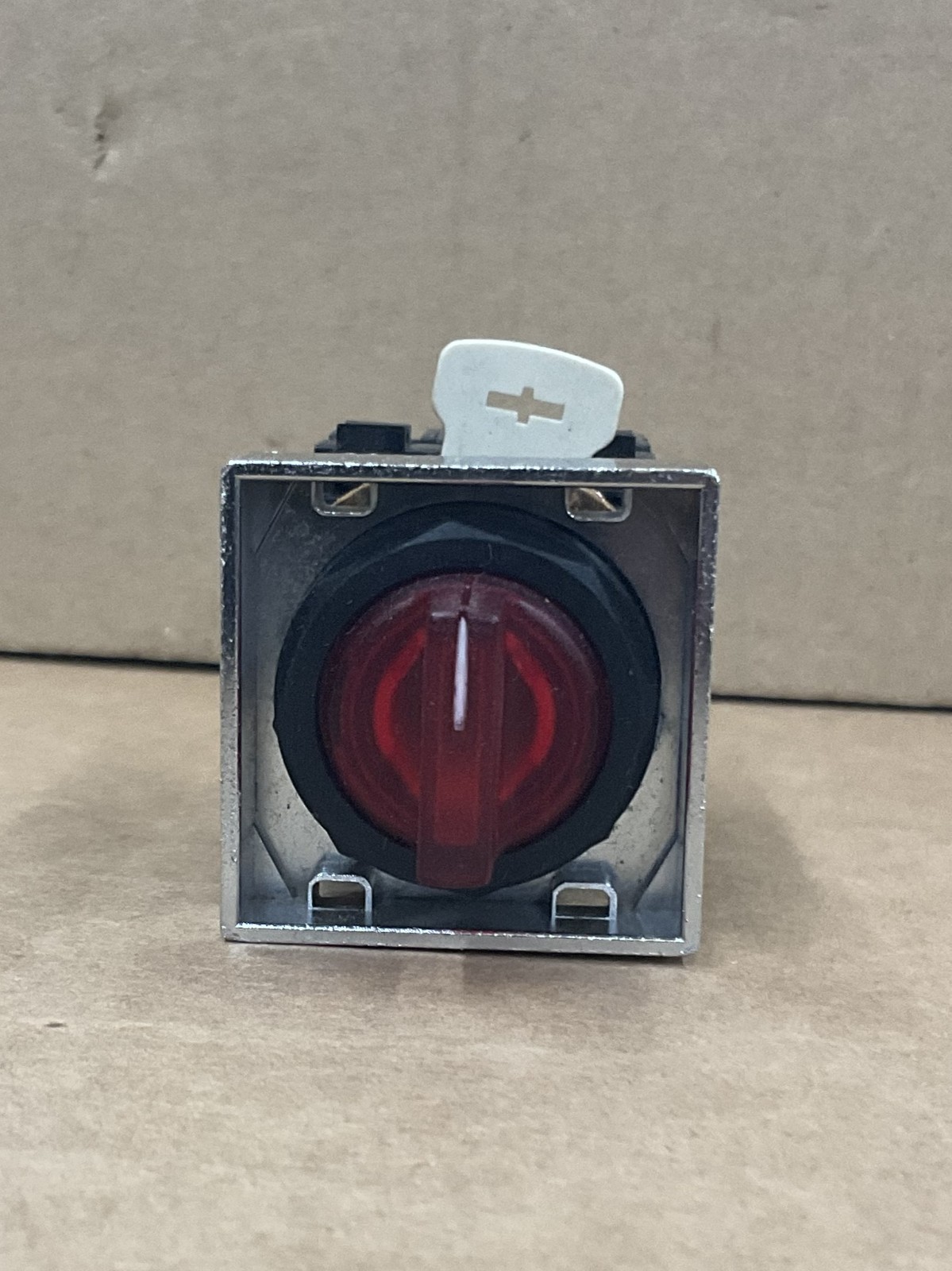 Eaton E30SG2X10D Selector Switch, illuminated, Red, 3 Position