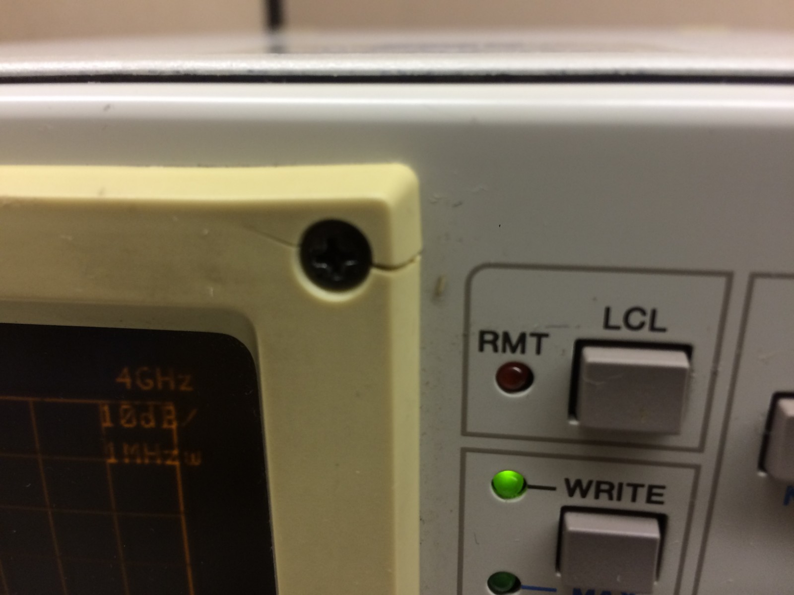 Advantest R4131D Spectrum Analyzer