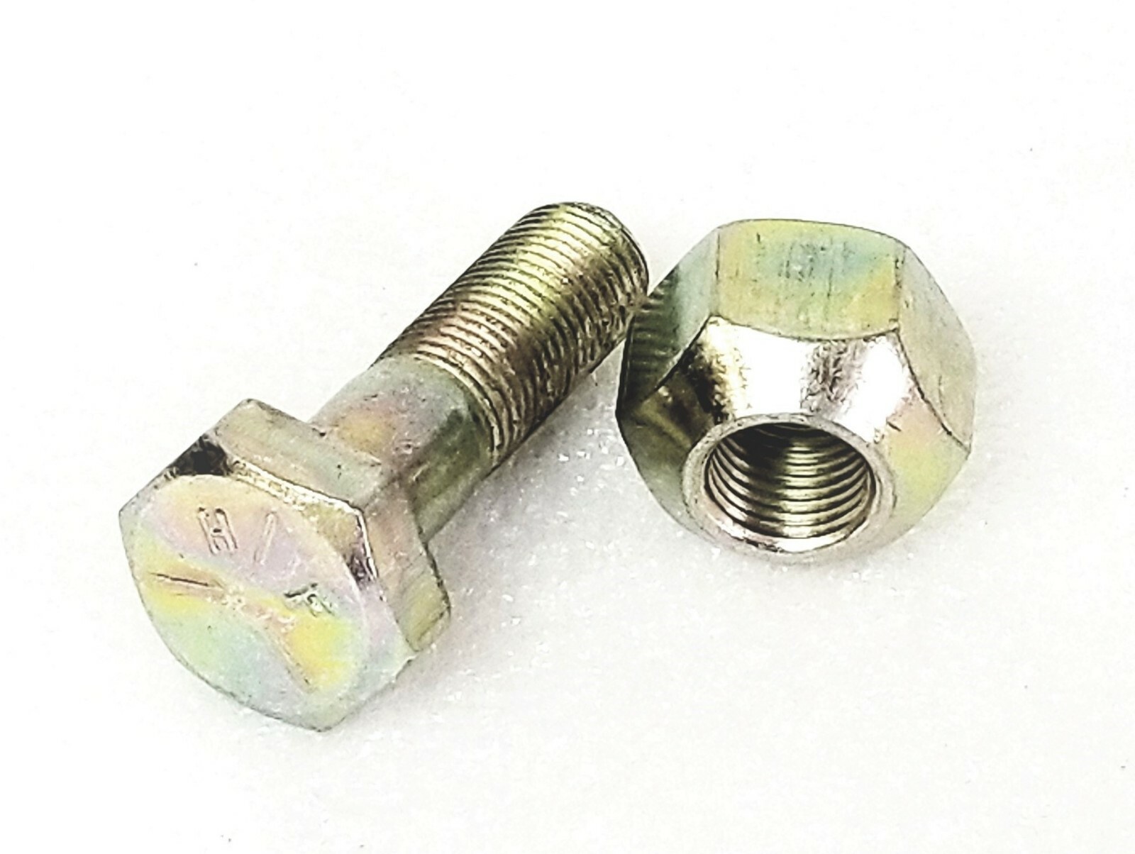 Front Wheel Hub Bolt and Nut Single for Mahindra Tractor 003047574R1 / 003047573