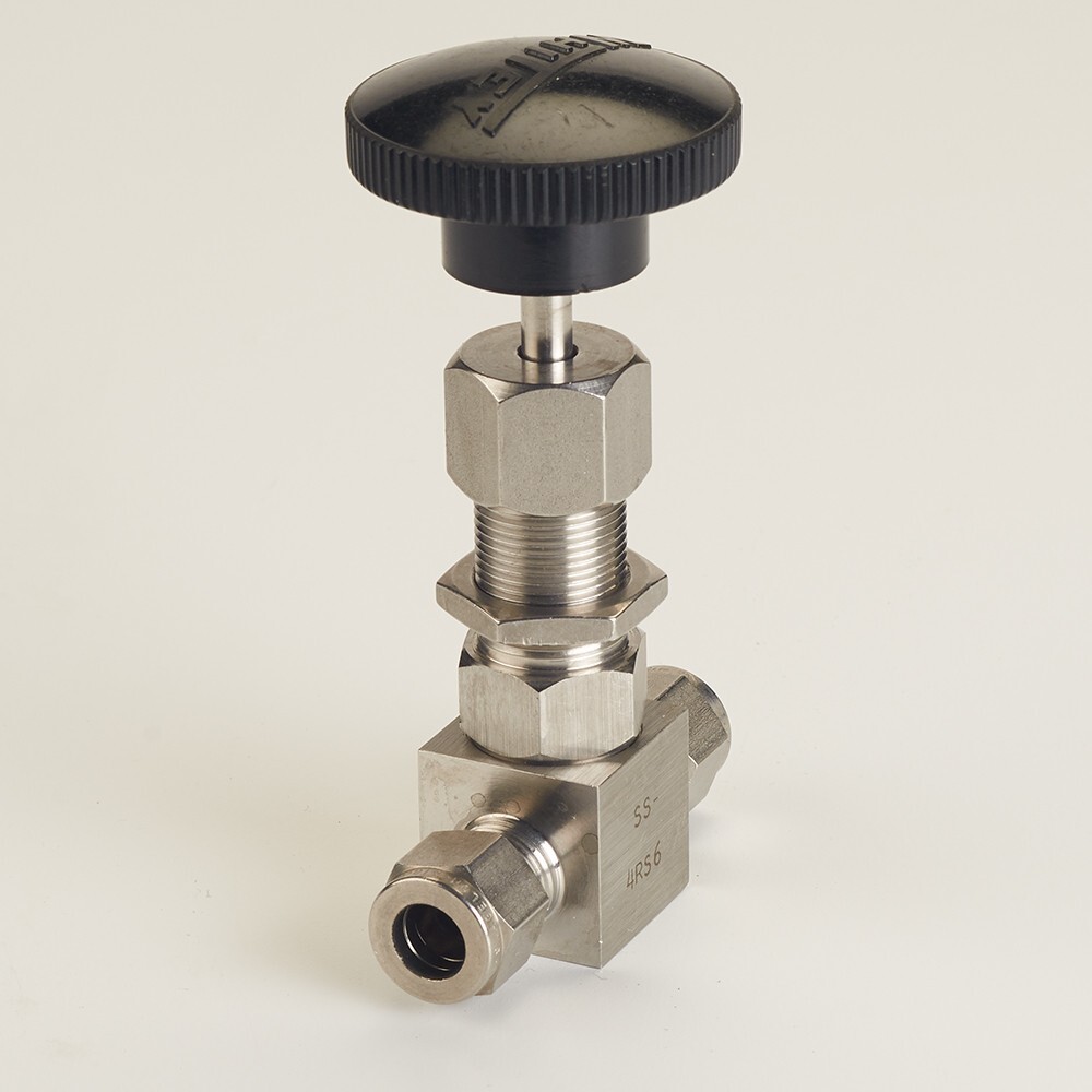 Whitey Swagelok SS-4RS6 Stainless Needle Valve (5000 Psi) 3/8” Tube OD