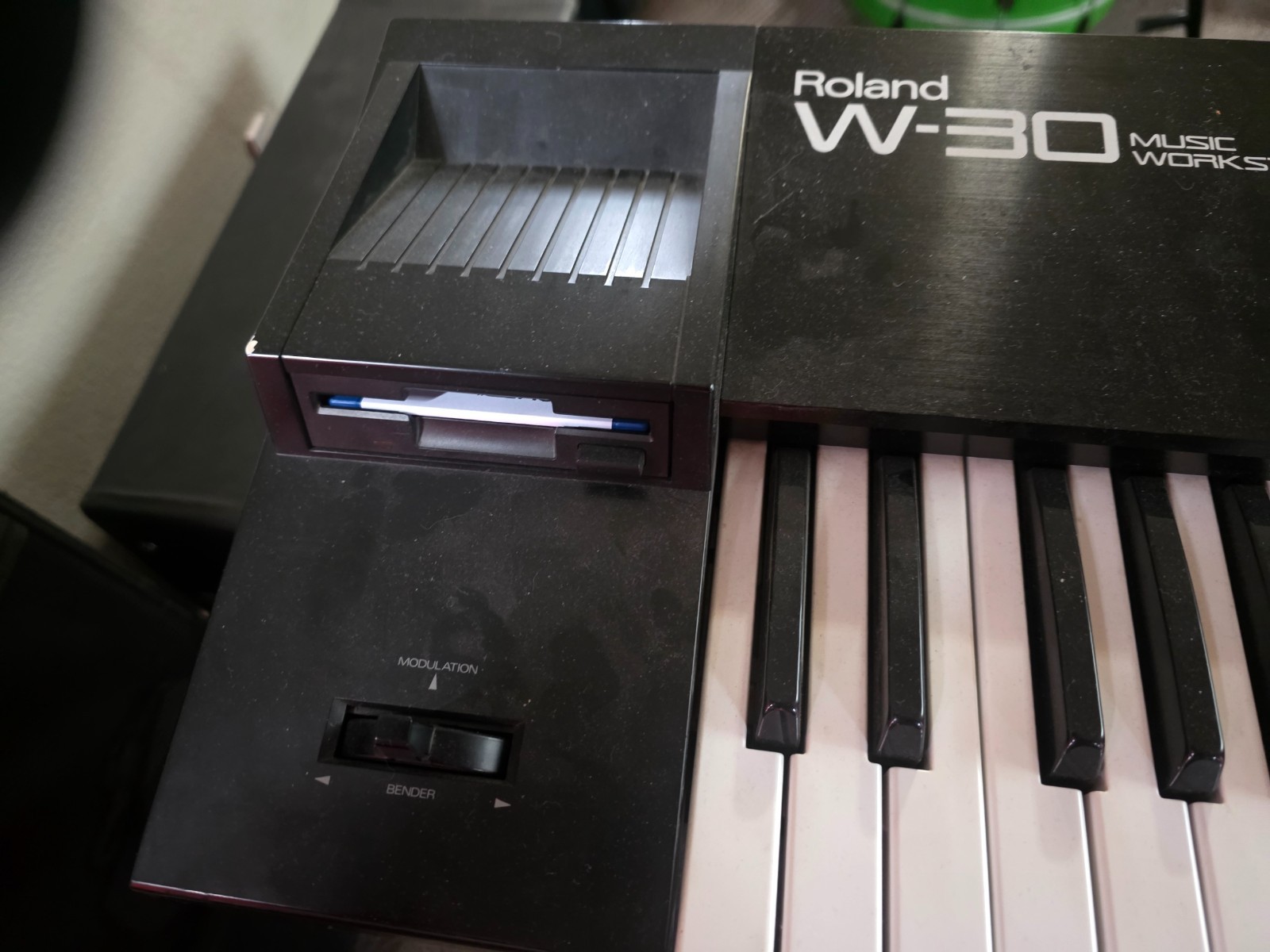 Roland W30 Workstation