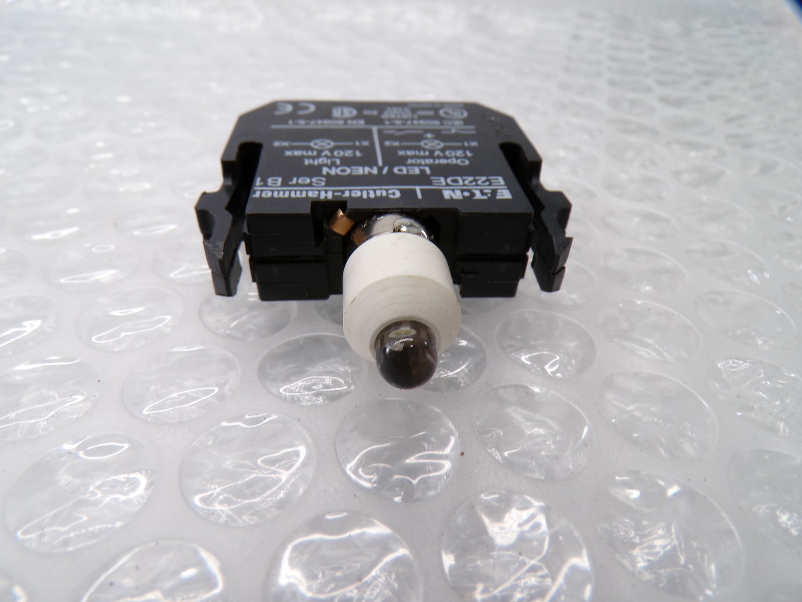 CUTLER HAMMER E22DE SER.B1 CONTACT BLOCK NSNP