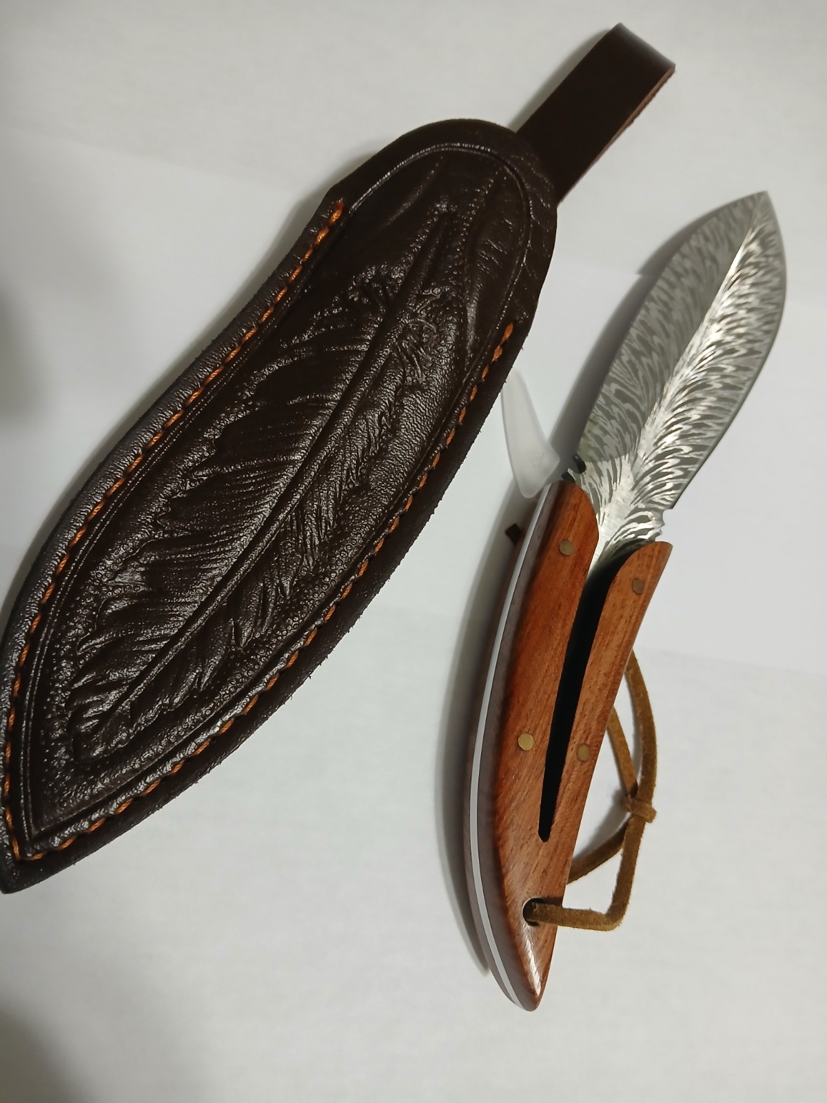 DAMASCUS LIKE SHEATH KNIFE EXCELLECT COND UNSHARPENED AND UNUSED NO MANUF