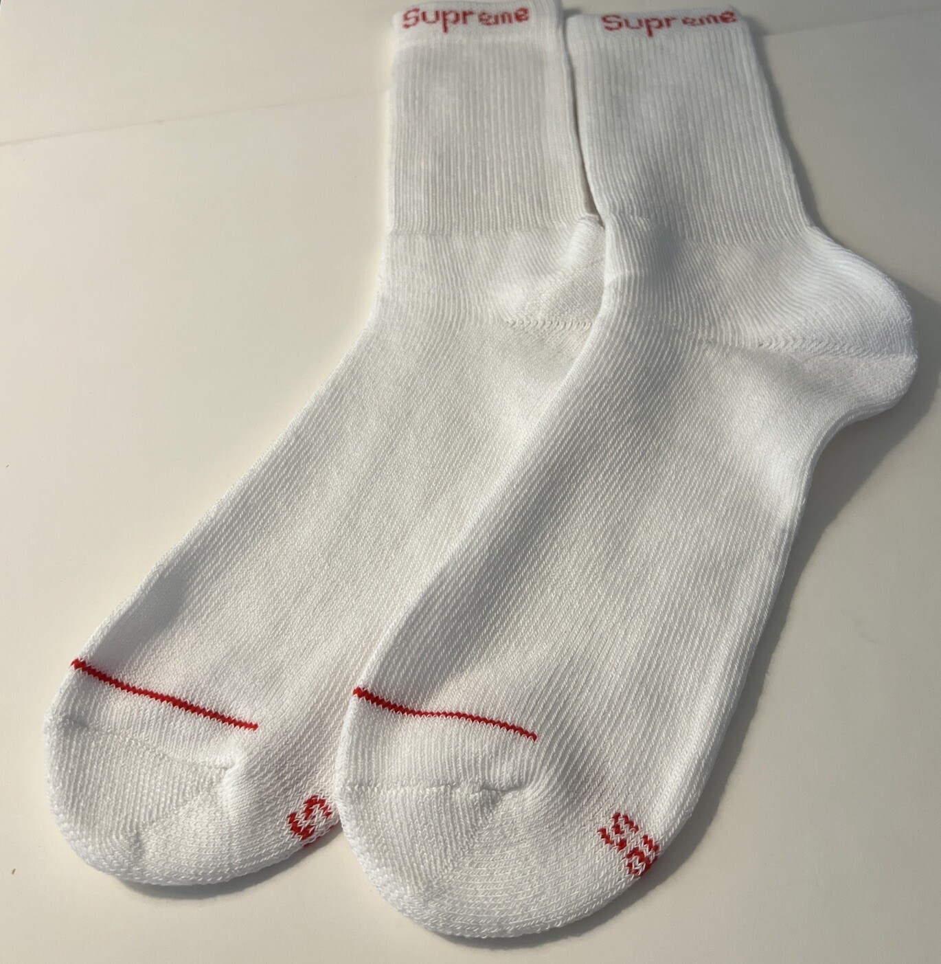 SUPREME/ HANES WHITE SOCKS (SINGLES) (ONE PAIR) AUTHENTIC BRAND NEW (NOT A PACK)
