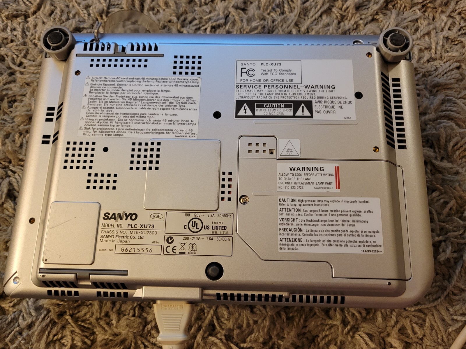 Sanyo PLC-XU73 Pro xtraX Multiverse Projector