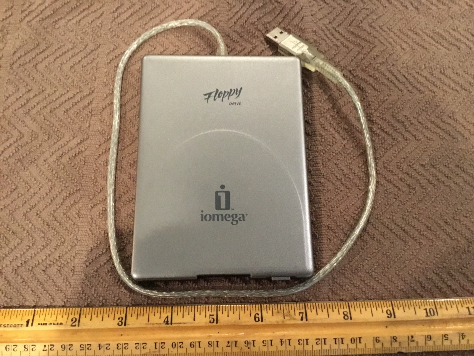 iomega USB-Powered External Floppy Drive Model BXXU0130 - USED NOT TESTED