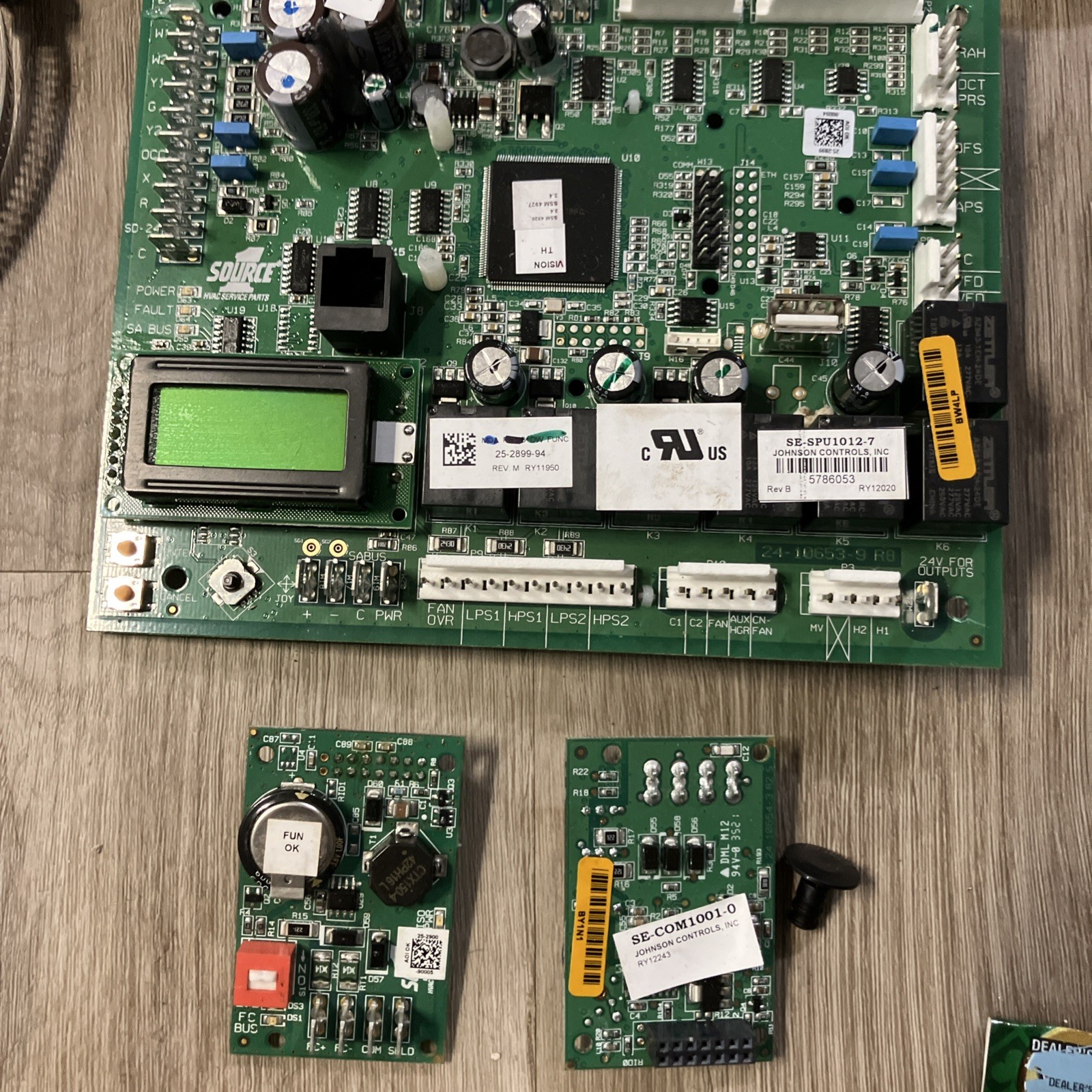 Johnson Controls Inc SE-SPU-1012-7 HVAC Control Unit And SE-COM-1001-0 Expansion
