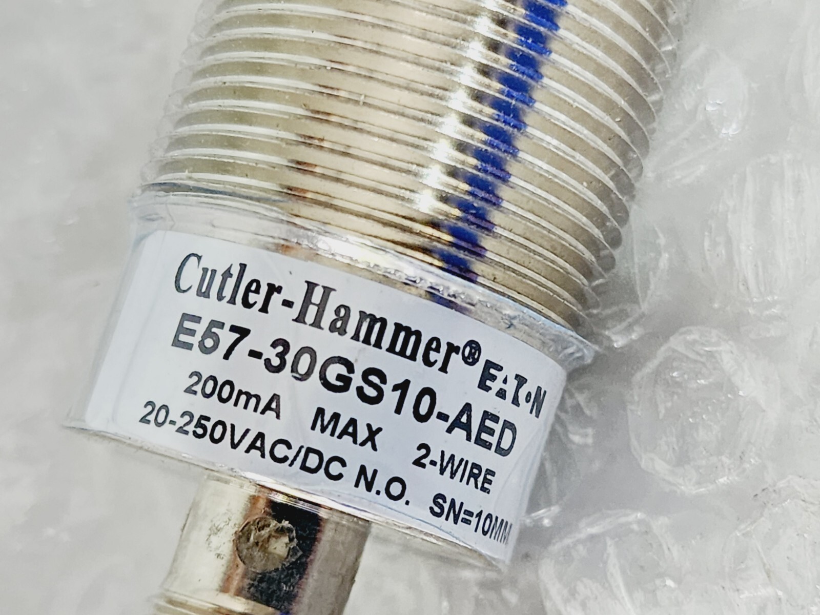 Cutler Hammer E57-30GS10-AED Proximity Sensor