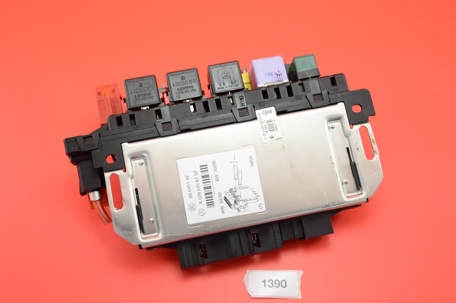 YC23 2000-2006 W220 MERCEDES  S430 S500 CL500 SAM REAR FUSE RELAY BOX 0285458132