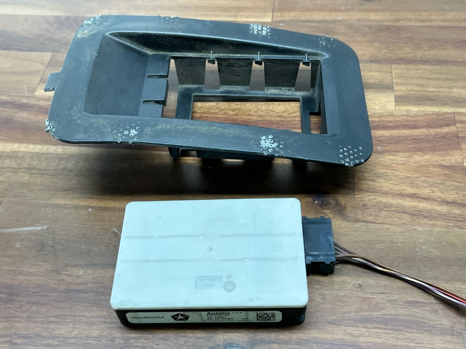 2011-2013 Charger Durango Jeep Blind Spot Detection Sensor 56038942AA OEM
