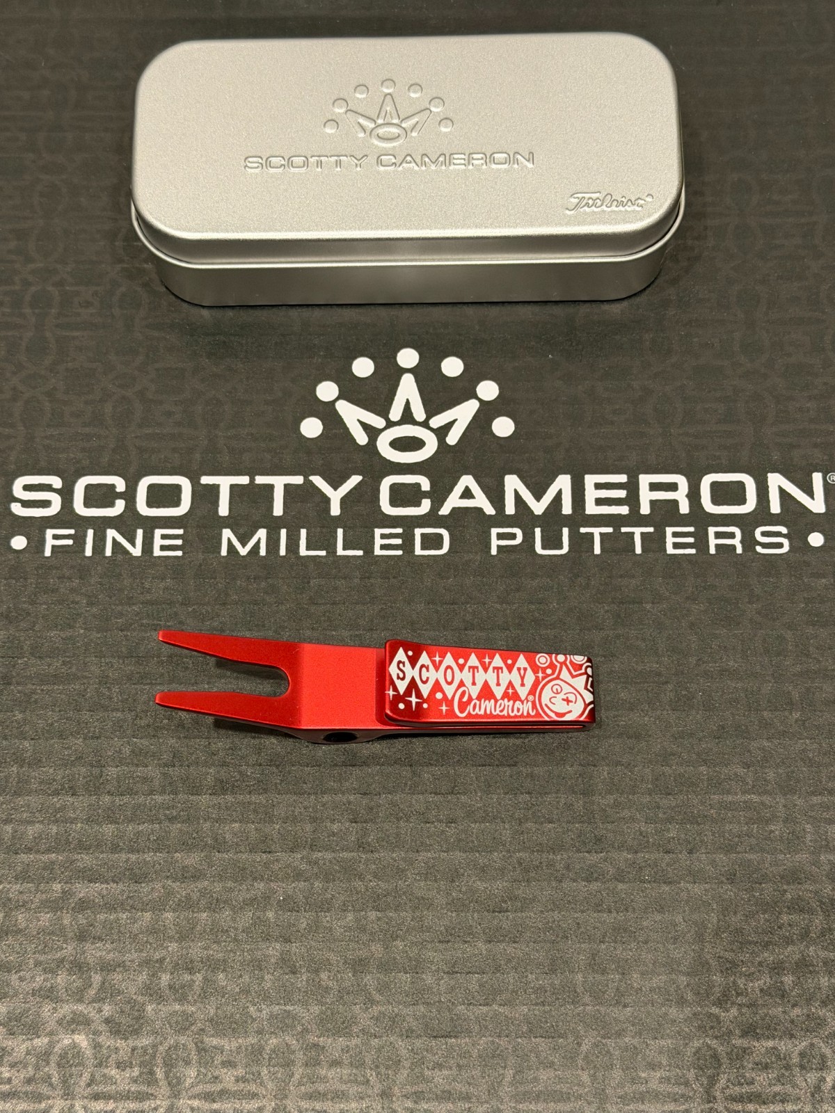 2024 Scotty Cameron Red Retro Las Vegas Jackpot Johnny Pivot Divot Tool Rare