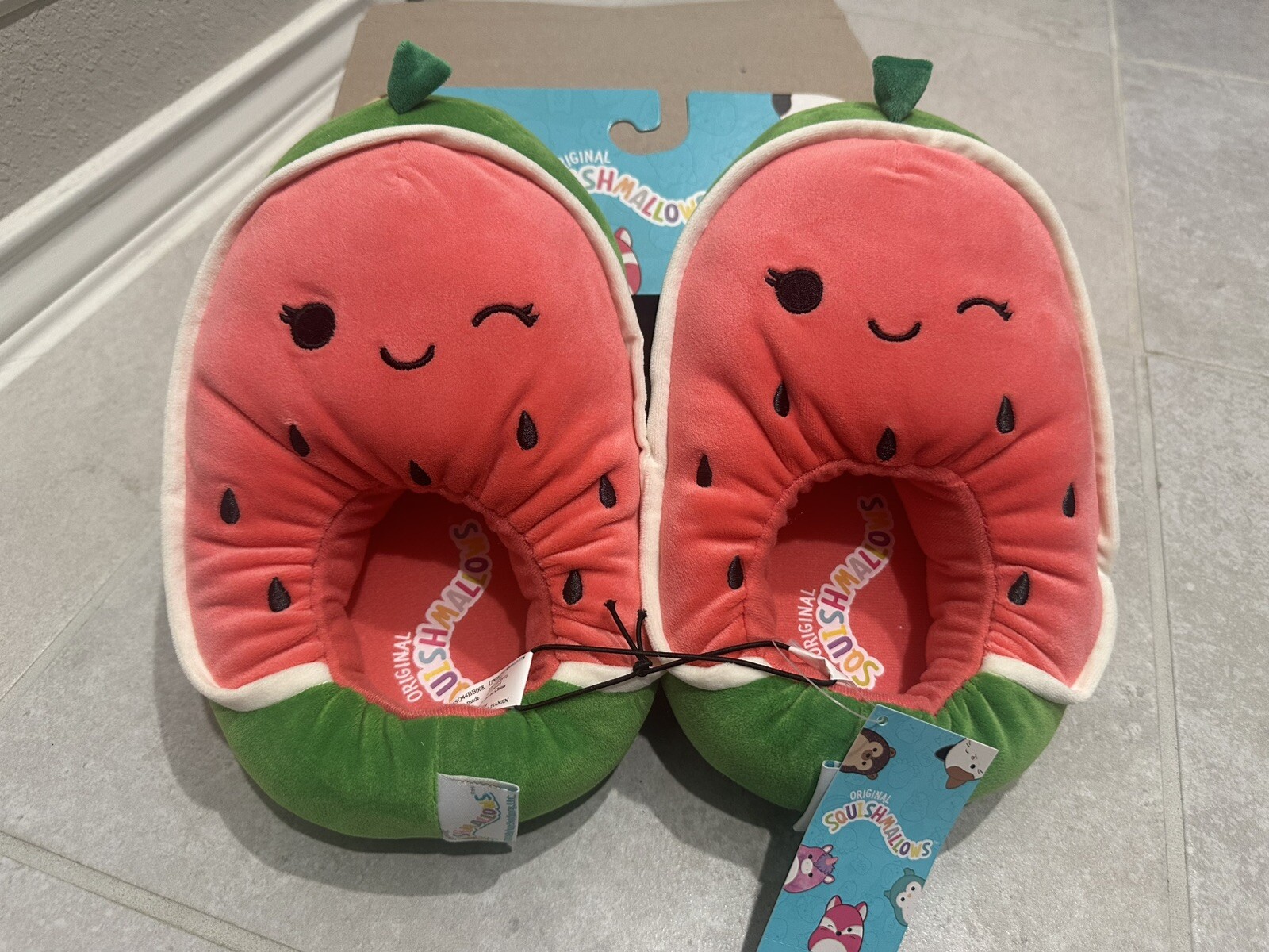 Squishmellow Adult girls Slippers Sz 4-5 Watermelon Shoes Slip On New In Box