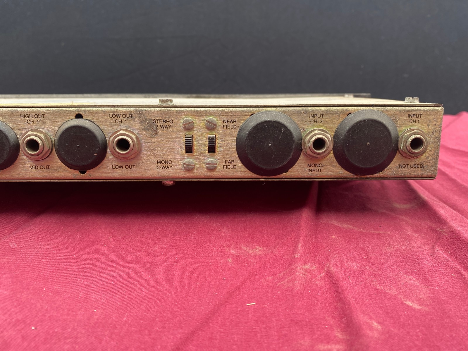 Furman TX-324 Tunable Active 2-way/3-way Crossover/Bandpass Filter