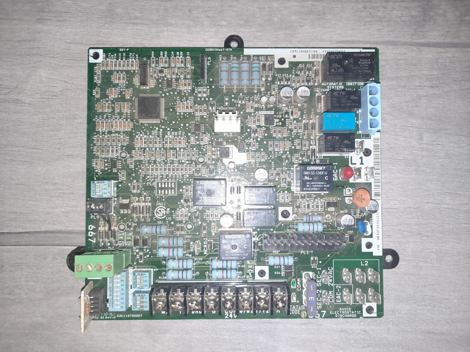 Furnace Control Board Hk42FZ0352217 CEPL130667-04 (AB 1632) A2