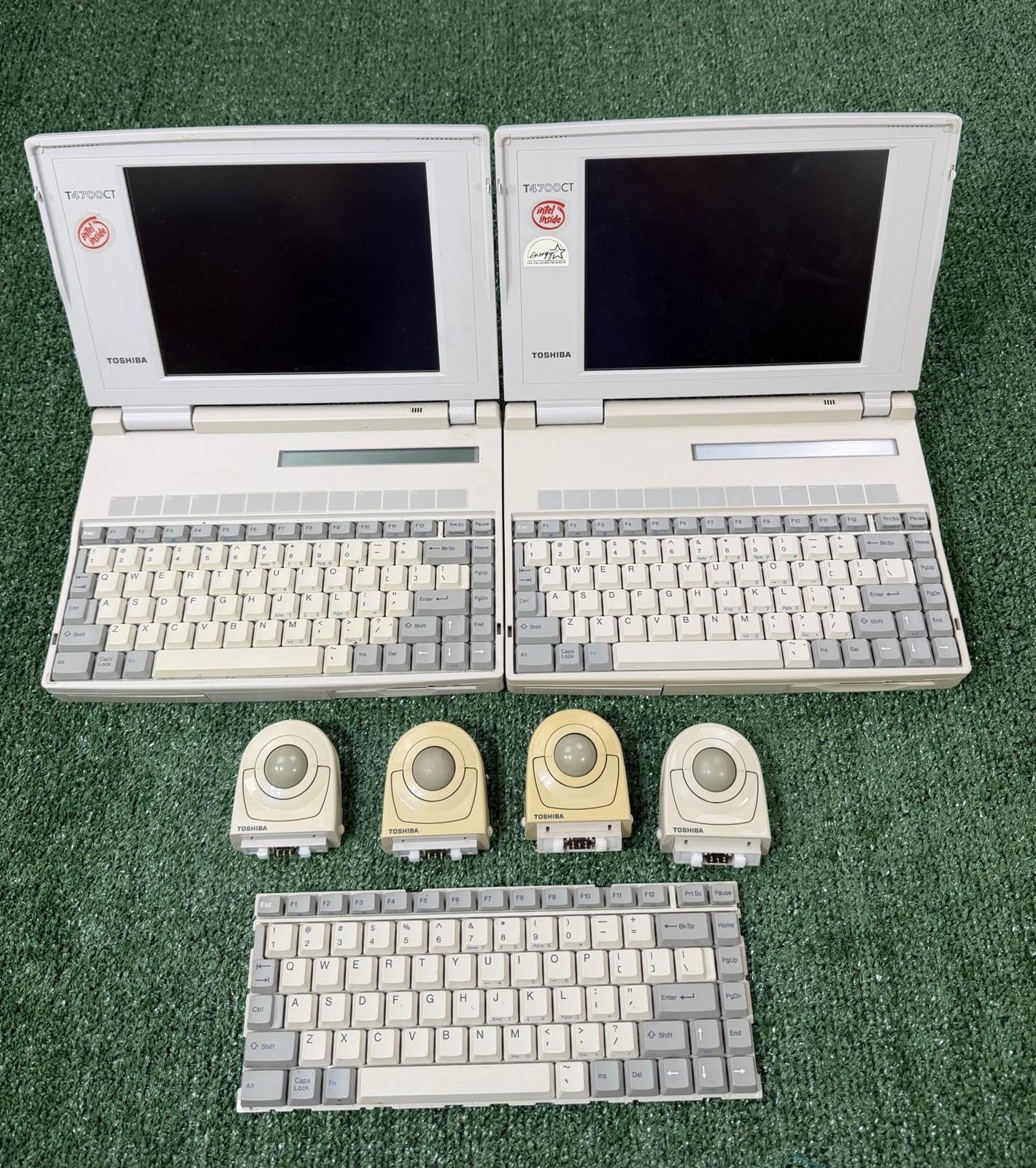 Lot Of 2 TOSHIBA T4700CT 300 RARE/COLLECTORS ITEM - PARTS Bundle