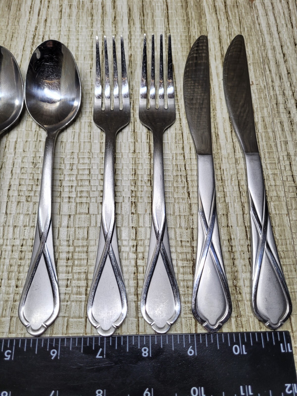 CAMBRIDGE Heather Sand Flatware Silverware 4 SPOONS 4 FORKS 4 DINNER KNIFES