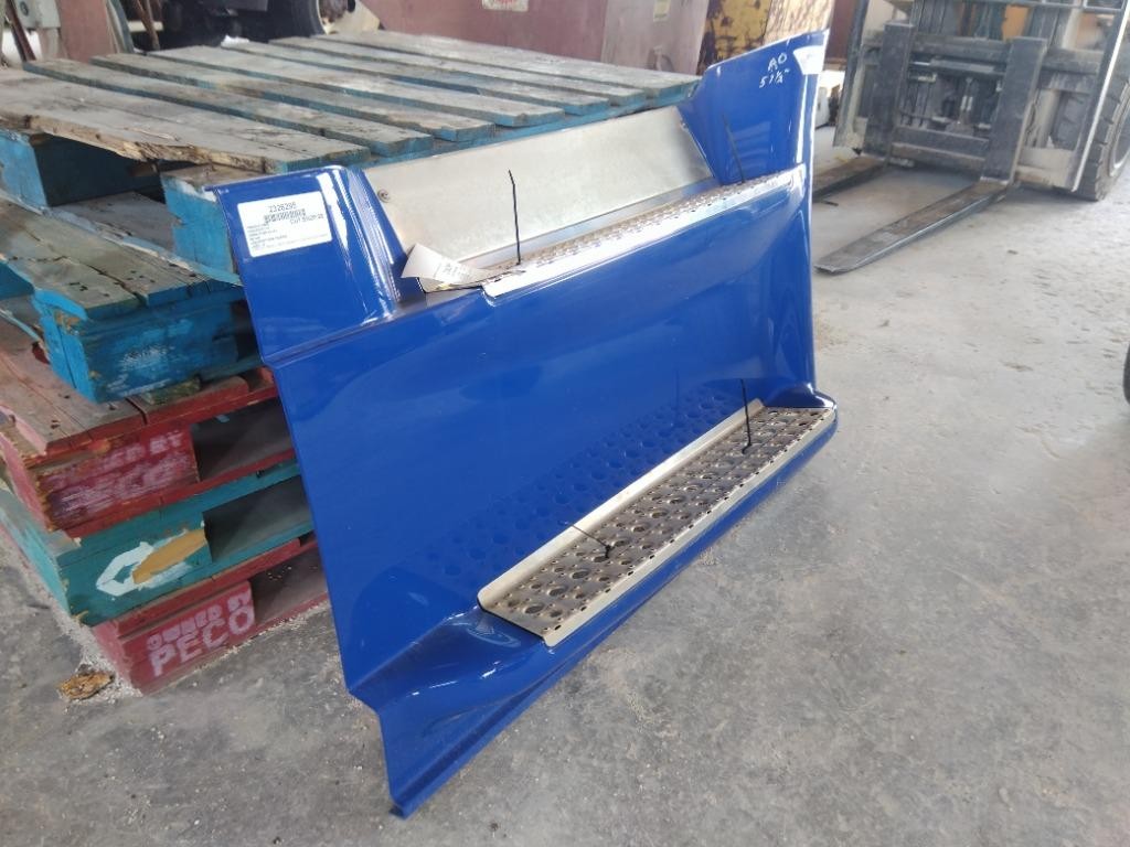 For 2017 FREIGHTLINER CASCADIA 113 SIDE FAIRING Right , MN