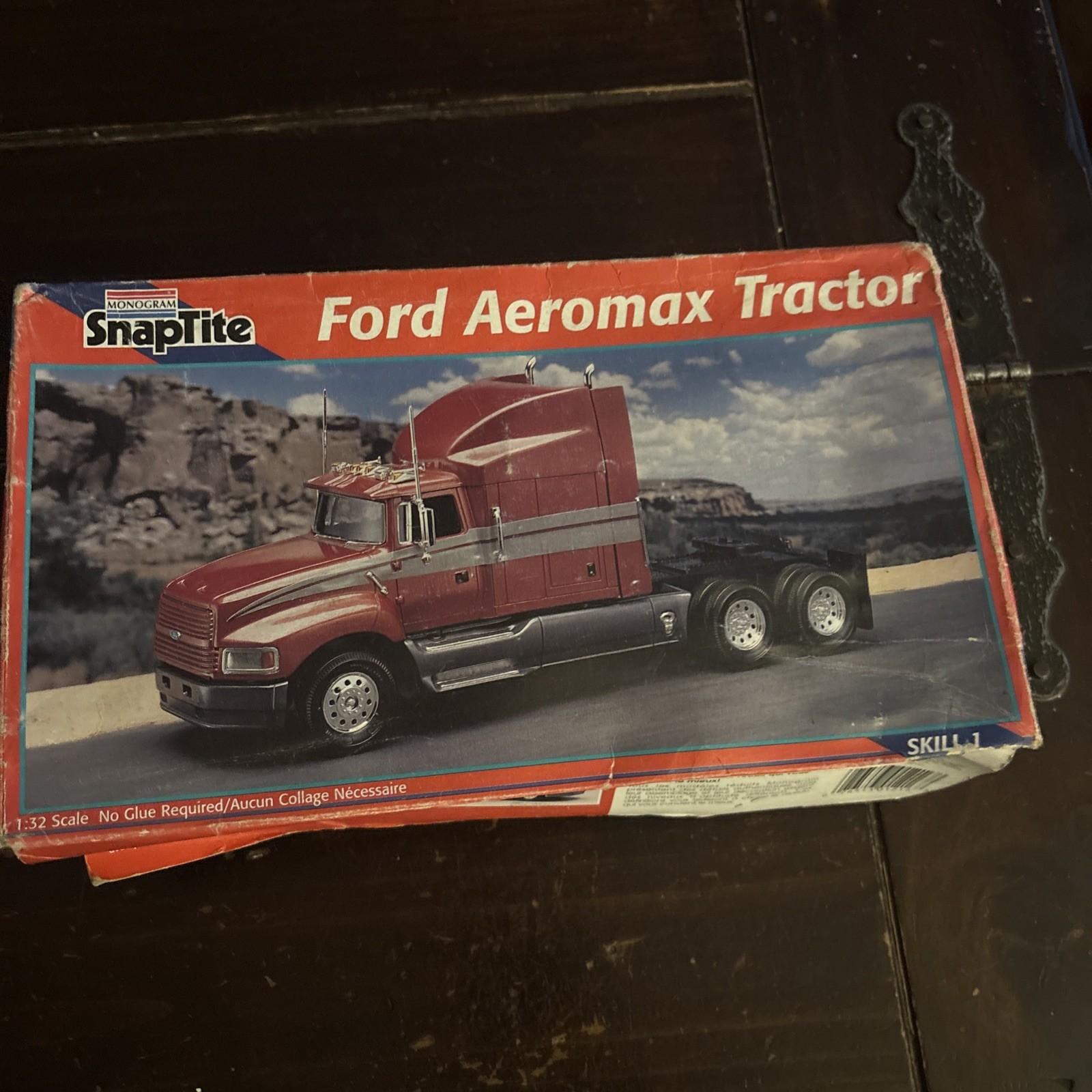 Monogram Ford Aeromax Tractor Scale 1:32 Sold As Is Please Missing Pieces/tire
