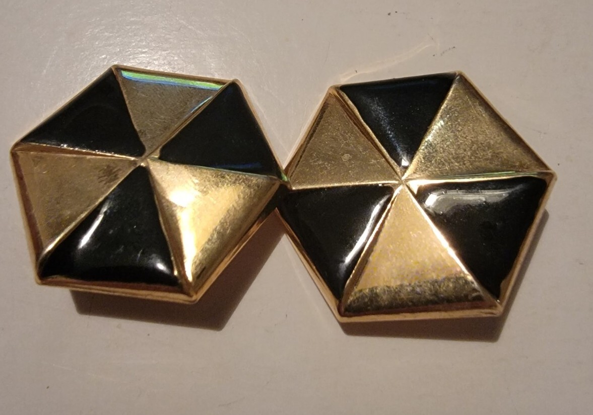 Vintage Womens Earrings VTG Black & Gold Tone Hexagon