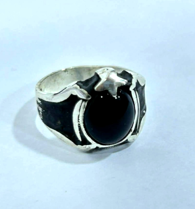 Royal 925 Sterling Silver Ring with Black Onyx - 6g - Size 9 US