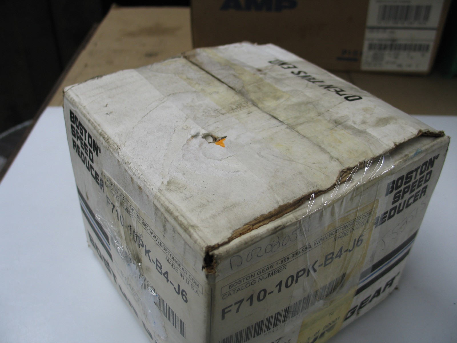 NIB BOSTON GEAR F710-10PK-84-J6 GEAR REDUCER RATIO 10:1 138 INLB .44 HP IN Q0272